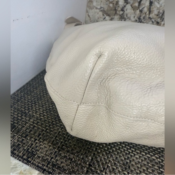 Neiman Marcus Cream Shoulder Bag VGUC - Picture 7 of 11